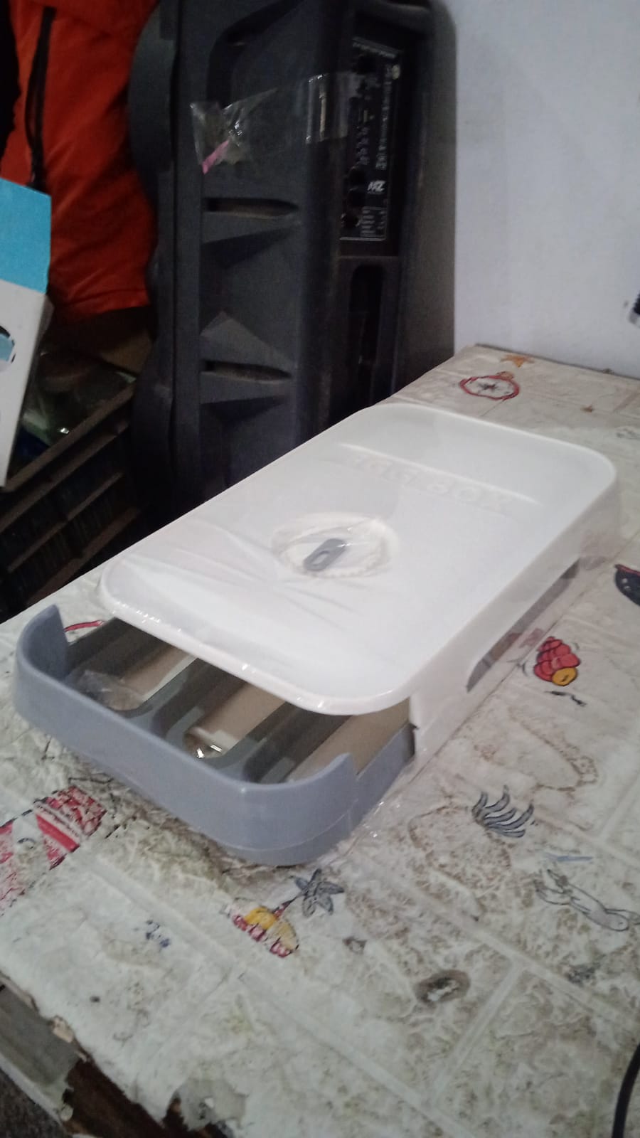 Egg Storage Box Plastic Egg Drawer Fridge Egg Organizer Egg Keeper Refrigerator (X367)